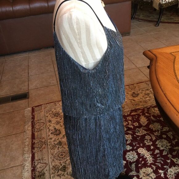 EVERLY FOIL Ruffle Shimmer Dress! - Picture 7 of 8